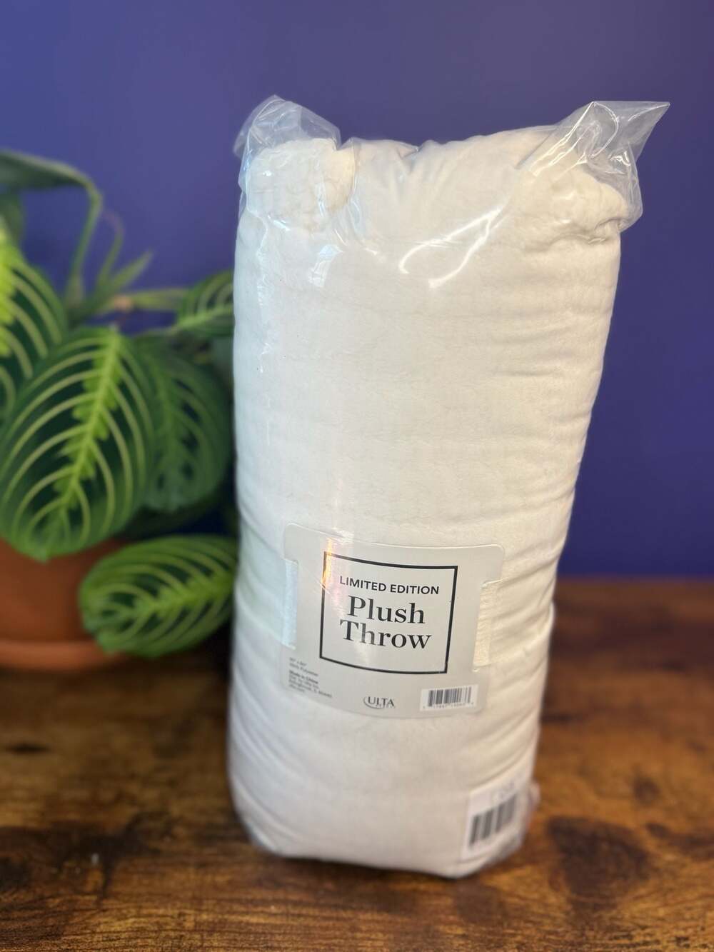 Ulta Beauty Limited Edition Cream Plush Throw Blanket 50" x 60"